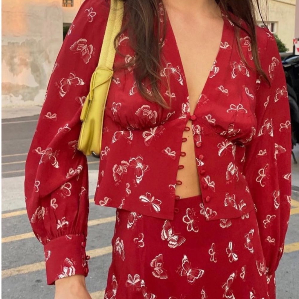 Realisation par silk red long sleeve blouse